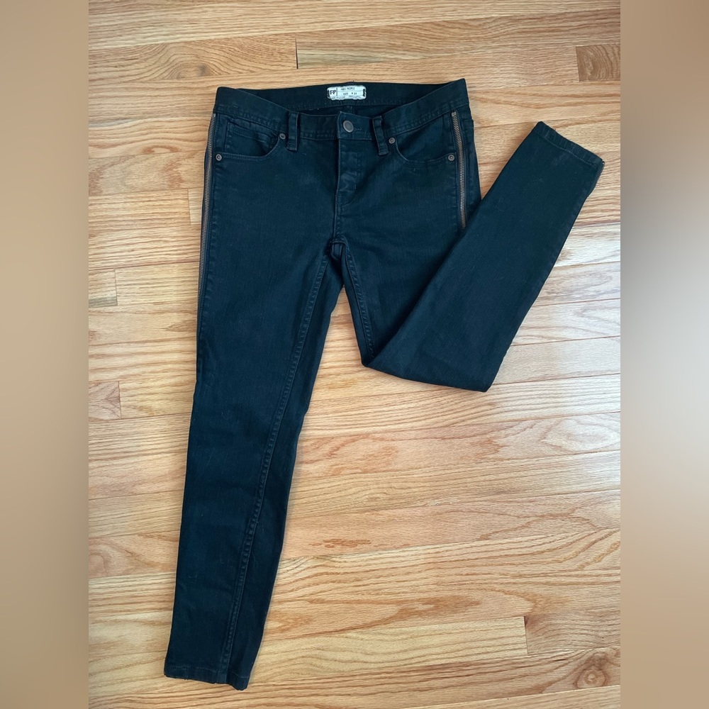 Free People black skinny jeans with zippers on the sides. Size 27W - Picture 1 of 9
